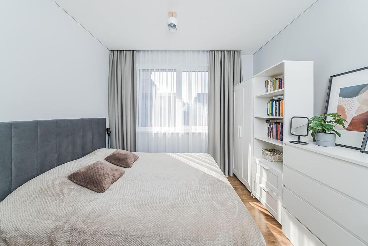 Lovely Apartment With Private Terrace By Urban Rent Kaunas Ngoại thất bức ảnh