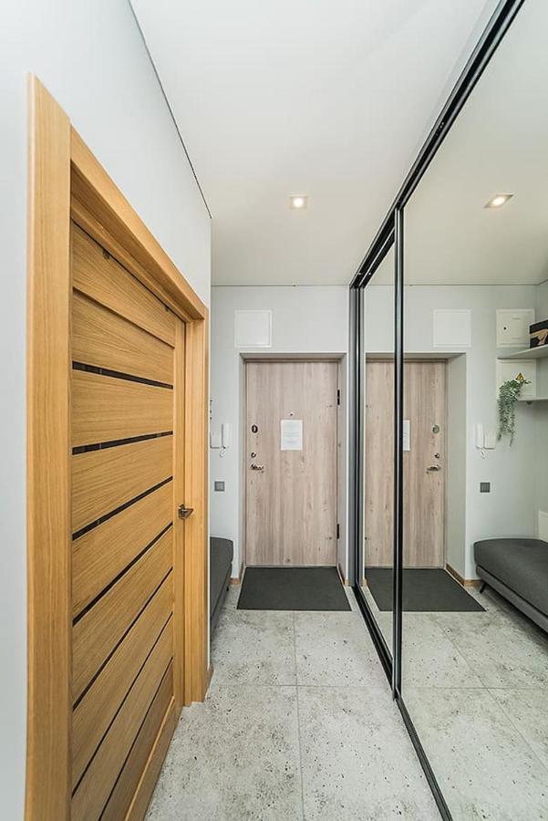 Lovely Apartment With Private Terrace By Urban Rent Kaunas Ngoại thất bức ảnh